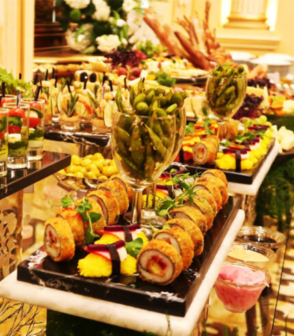 LUNCH AND DINNER (INDOOR OR OUTDOOR) 15 PERSONS